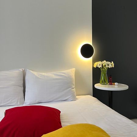 Sunday Hotel Odessa Buitenkant foto