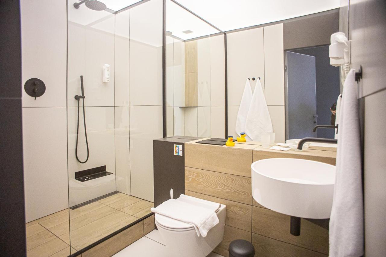 Sunday Hotel Odessa Buitenkant foto