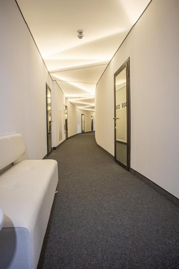 Sunday Hotel Odessa Buitenkant foto