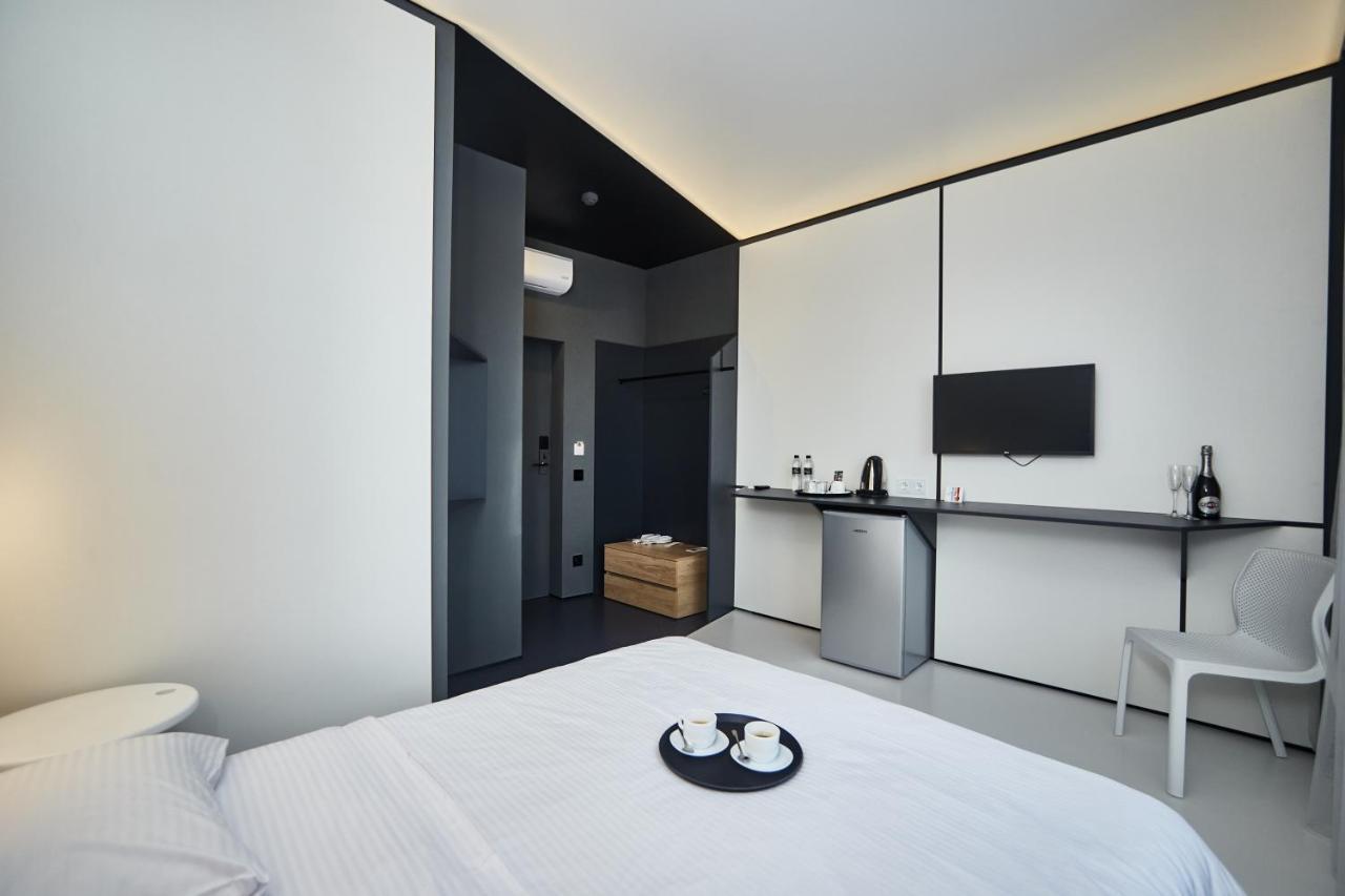 Sunday Hotel Odessa Buitenkant foto
