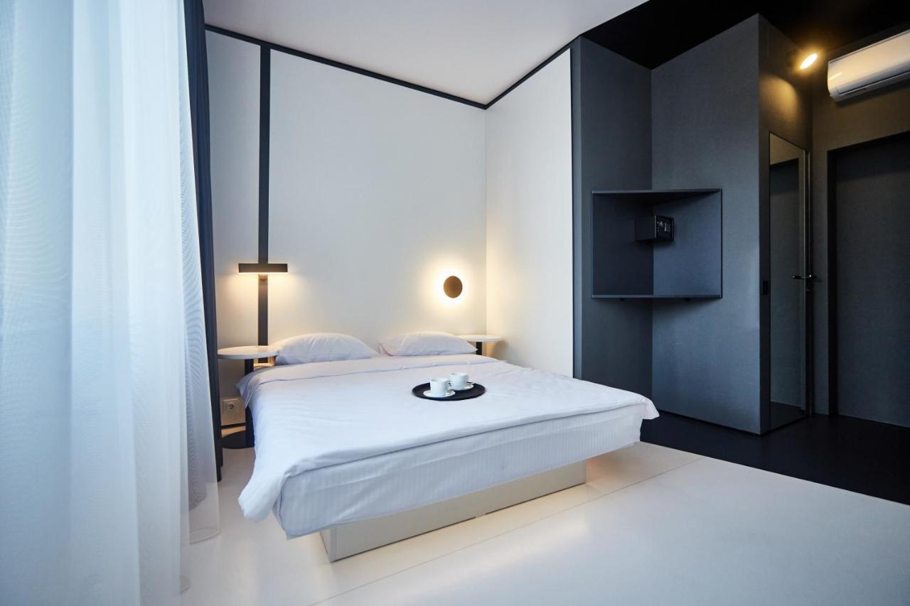 Sunday Hotel Odessa Buitenkant foto