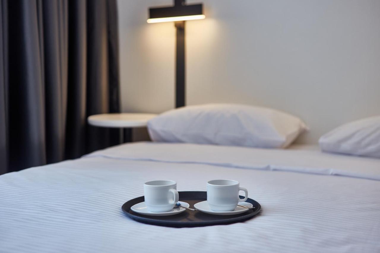 Sunday Hotel Odessa Buitenkant foto