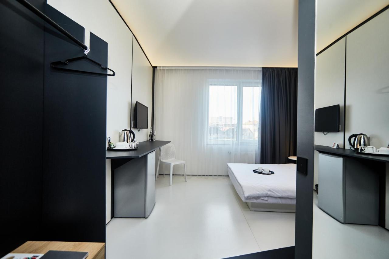 Sunday Hotel Odessa Buitenkant foto