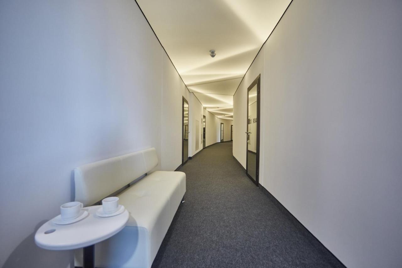 Sunday Hotel Odessa Buitenkant foto