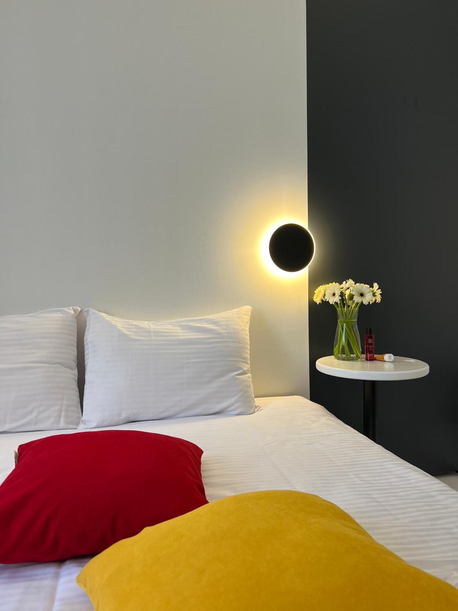 Sunday Hotel Odessa Buitenkant foto